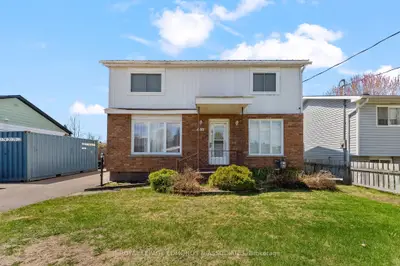 650 Lorne Street W, Laurentian Valley, On K8a 6t6