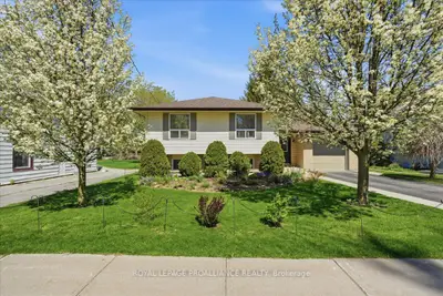 82 West Mary Street, Prince Edward County, On K0k 2t0