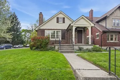 25 Carfrae Crescent, London South, On N6c 4a8