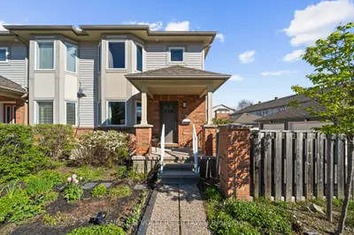 221 Monterey Drive, South Of Baseline To Knoxdale, On K2h 7b1
