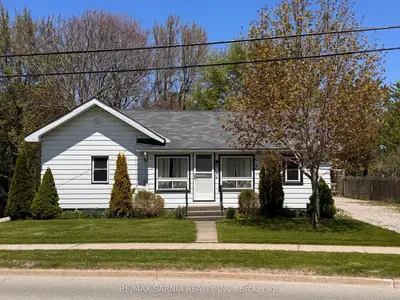6238 Townsend Line, Lambton Shores, On N0n 1j0