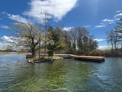 Island 17a Island, Front Of Leeds & Seeleys Bay, On K7g 2v4