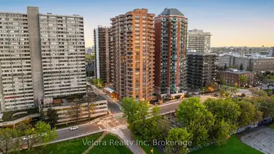 556 Laurier Avenue W 1604, Ottawa Centre, On K1r 7x2
