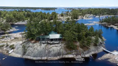 1 A764 Island Island, The Archipelago, On P0g 1k0