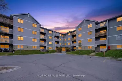 212 Viewmount Drive 111, Cityview - Parkwoods Hills - Rideau Shore, On K2e 7x2