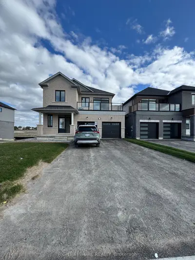 62 Debois St 2nd Unit Street, Kawartha Lakes, On K9v 6a9