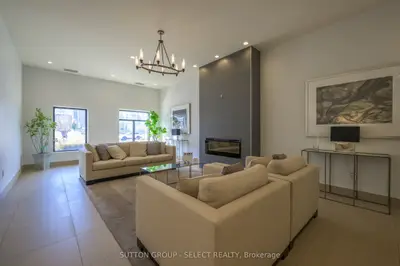 240 Villagewalk Boulevard 610, London North, On N6g 0p6