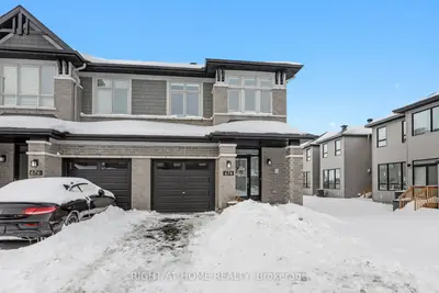 674 Honeydew Street, Blossom Park - Airport And Area, On K1x 0k5