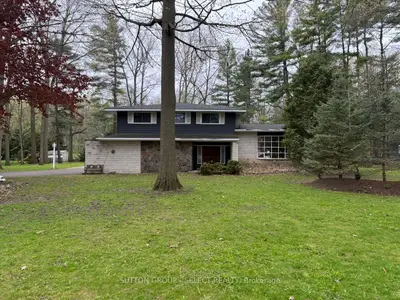 10103 Jane Street, Lambton Shores, On N0m 1t0