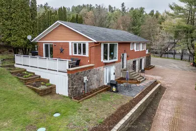 183 Santas Village Road, Bracebridge, On P1l 1w8