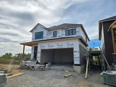 35 Allister Drive, Middlesex Centre, On N0l 1r0