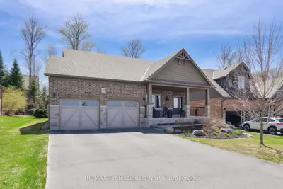 19 Selkirk Drive, Huntsville, On P1h 0c5
