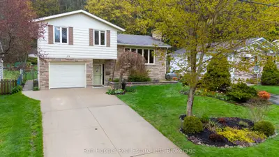 115 7th Avenue E, Owen Sound, On N4k 2w8