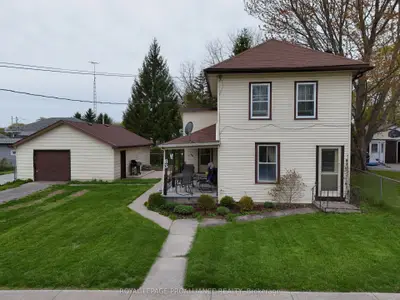 83 College Street, Deseronto, On K0k 1x0