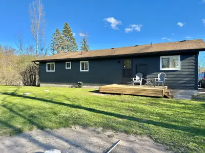 11 Swiss Crescent S, Trent Lakes, On K0m 1a0
