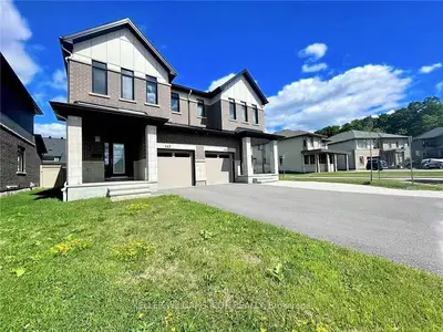 145 Avro Circle, Manor Park - Cardinal Glen And Area, On K1k 4k7