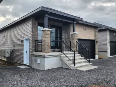 1231 Montblanc Crescent A, Russell, On K0a 1w0