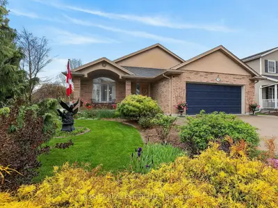 15 Hope Avenue, Niagara-on-the-lake, On L0s 1t0