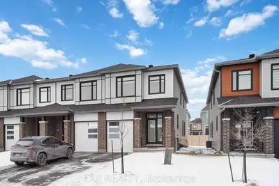 934 Clarkia Street, Blossom Park - Airport And Area, On K1t 0y1