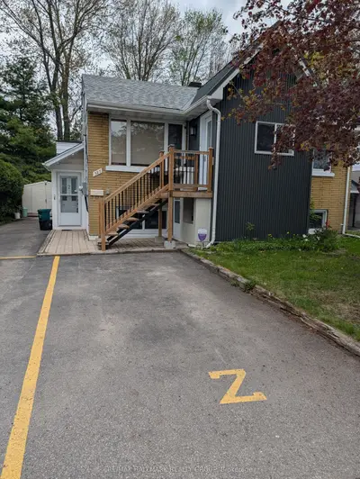 387 St Denis Street, Vanier And Kingsview Park, On K1l 5h8