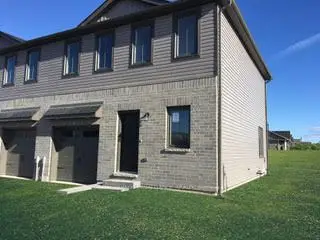 72 Campbell Crescent, Prince Edward County, On K0k 2t0