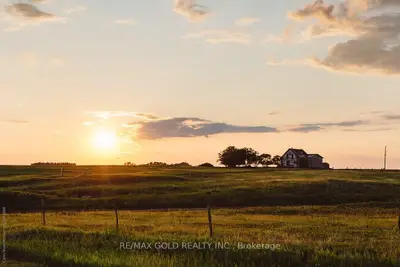 934284 Airport Road, Mono, On L9w 2y8