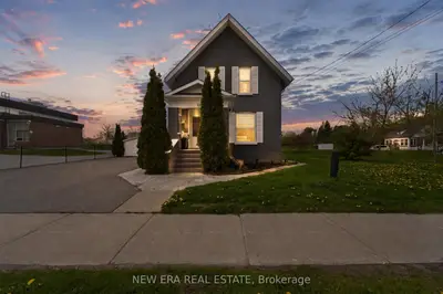 11 Albert Street N, Kawartha Lakes, On K9v 4j3