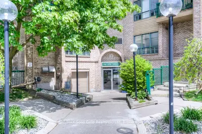 15 Hofstetter Avenue 221, Kitchener, On N2a 3z7