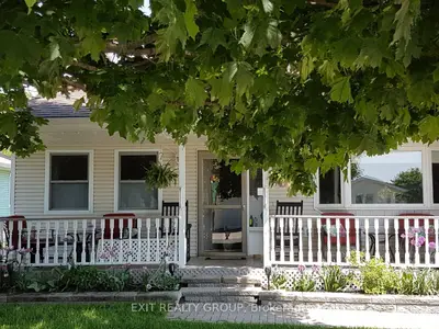 1 Quaker Court, Prince Edward County, On K0k 3l0