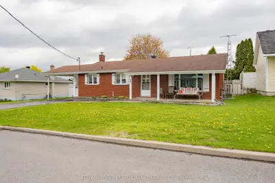 44 Victoria Street W, North Glengarry, On K0c 1a0