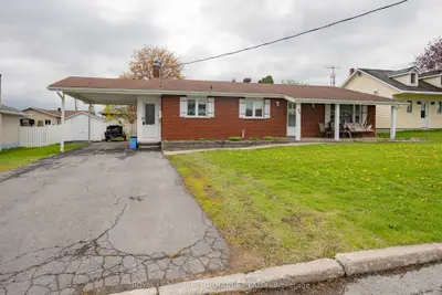 44 Victoria Street W, North Glengarry, On K0c 1a0