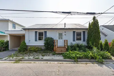 42a Hill Street, Prince Edward County, On K0k 2t0
