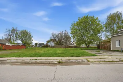 96 Fraser Street, Port Colborne, On L3k 1e4