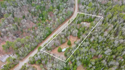1056 Outram Road, Highlands East, On K0l 3c0