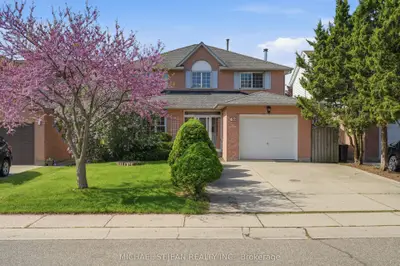 62 Dragoon Drive, Hamilton, On L9b 2e4