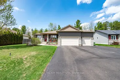 5 Nick Street, Petawawa, On K8h 0b7