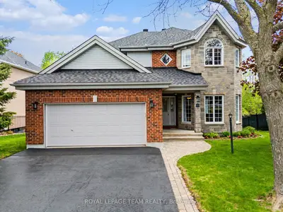 15 Ladybirds Crescent, Stittsville - Munster - Richmond, On K2s 1z6