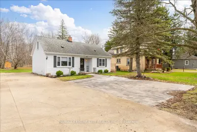 549 Victoria Street, Strathroy-caradoc, On N7g 3c2