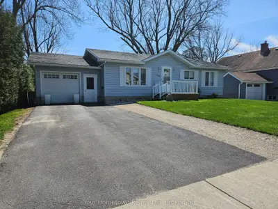 210 Albert Street W, Centre Wellington, On N1m 1x4