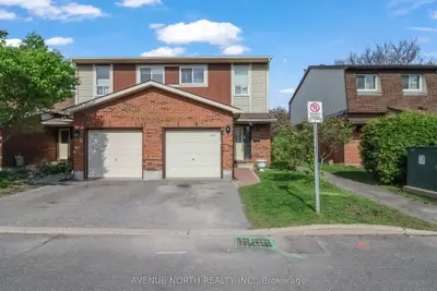 494 Sandhamn Private, Hunt Club - South Keys And Area, On K1t 2z6