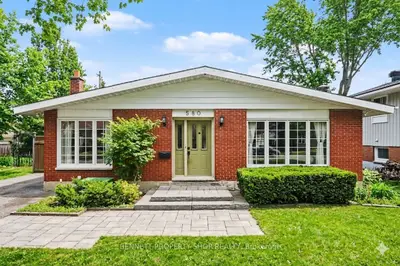 580 Blanchard Crescent, Billings Bridge - Riverside Park And Area, On K1v 7b8