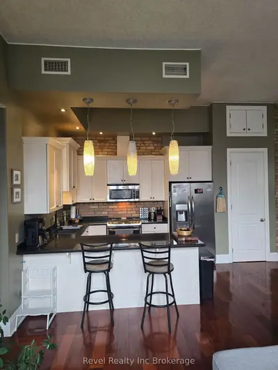 81 Broadway Street 105, Woodstock, On N4s 3a1