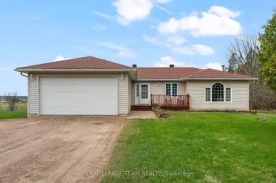 Detached in Laurentian Valley