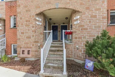 81 Strathaven Private, Cyrville - Carson Grove - Pineview, On K1j 1k7