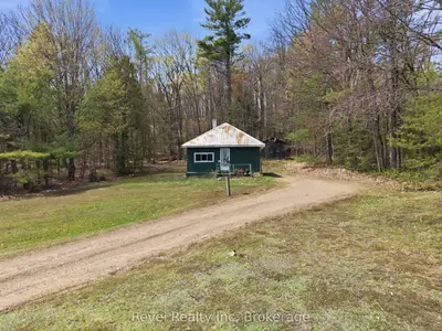 1163 Vankoughnet Road, Bracebridge, On P1l 1x1