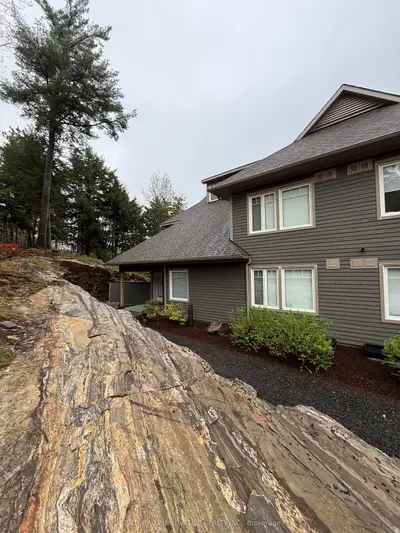 13 Tree Tops Lane 204, Huntsville, On P1h 1a9