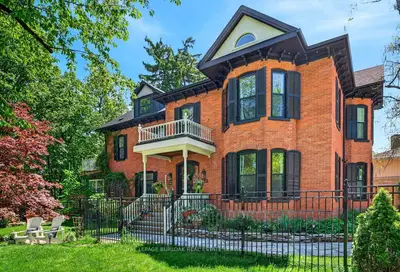 123 Main Street W, Grimsby, On L3m 1r9