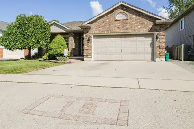 19 Windle Village Crescent, Thorold, On L2v 4z6