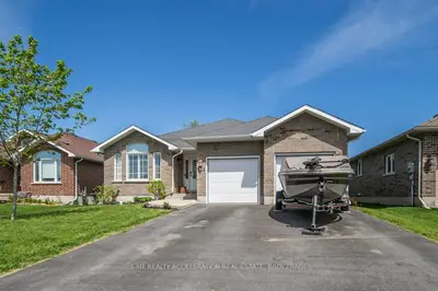 92 Hartwood Crescent, Greater Napanee, On K7r 0a8