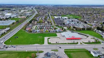 2209-2221 Dundas Street, London East, On N5v 1r4